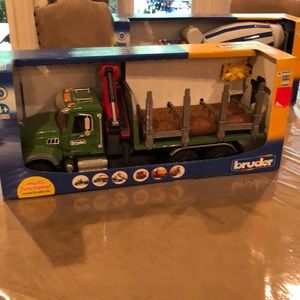 Bruder mack timber truck with loading crane